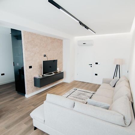 Froa Luxury Apartment Debar Bagian luar foto
