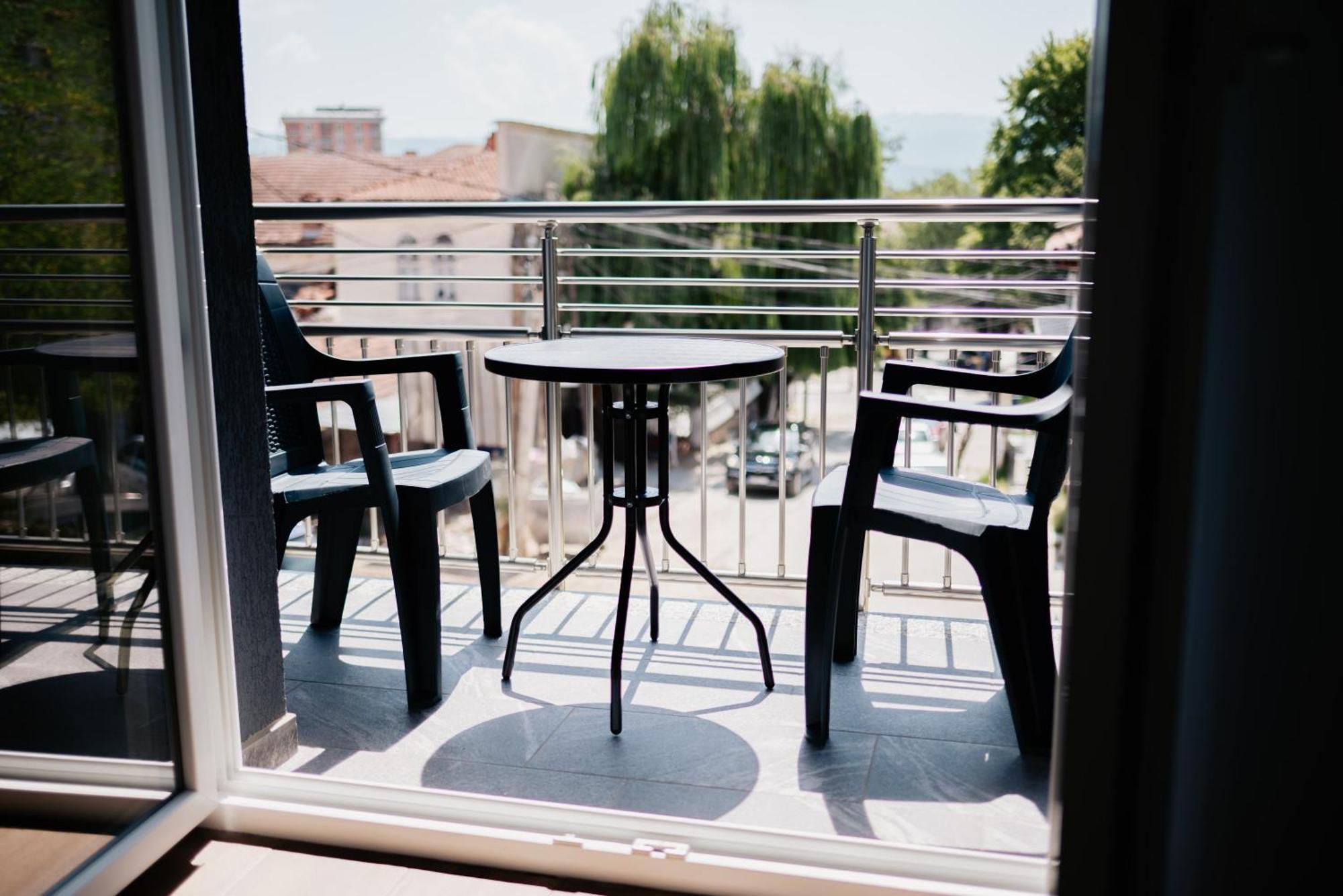 Froa Luxury Apartment Debar Bagian luar foto